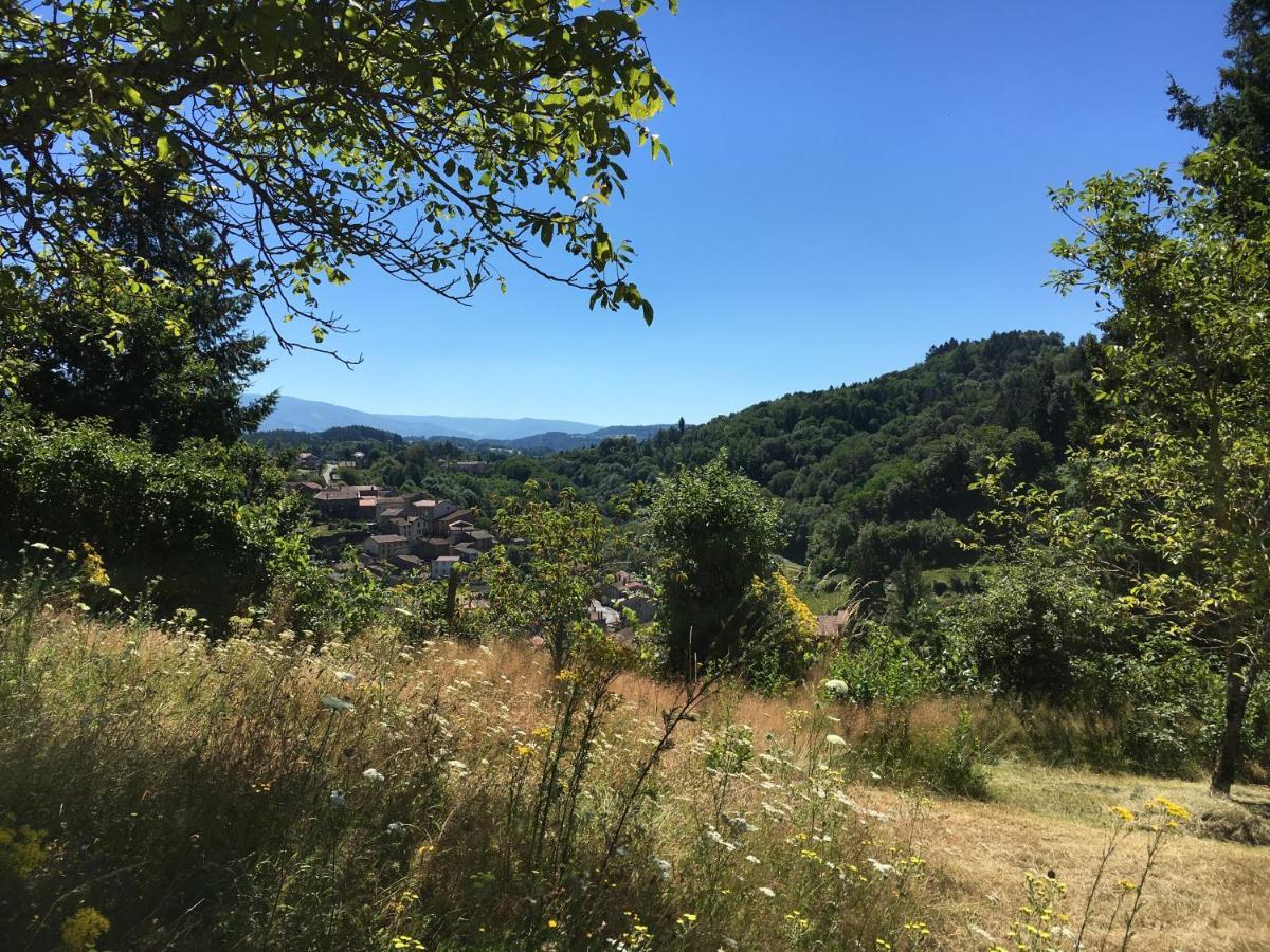 Le Coteau D'Olliergues Bed & Breakfast Dış mekan fotoğraf